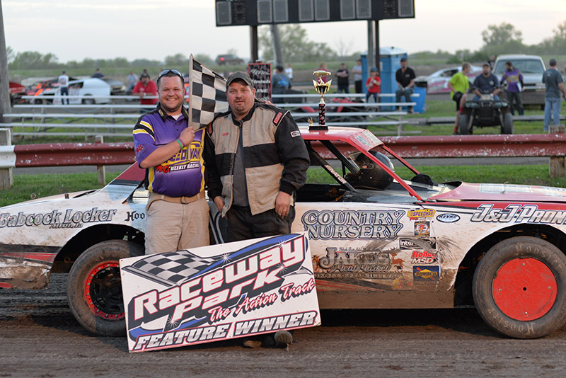 Harris handles IMCA Stock Car foes at Raceway Park IMCA