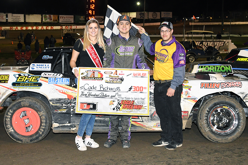 Richards rules IMCA Stock Car feature at Eagle IMCA International