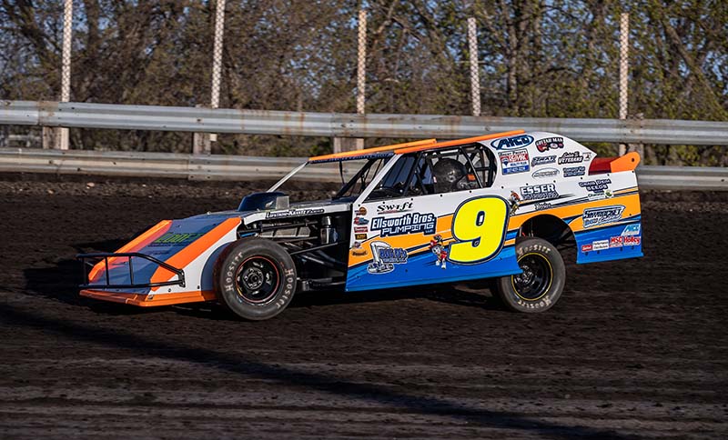 Looft delivers career fourth Karl Kustoms Northern SportMod crown ...