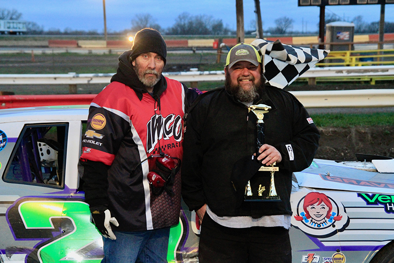 Fueled up again, Mosher wins first IMCA Stock Car feature since 2006