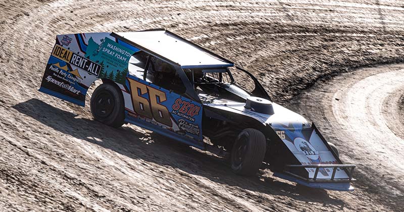 Westergard Prevails Late in Skagit Season Opener - IMCA