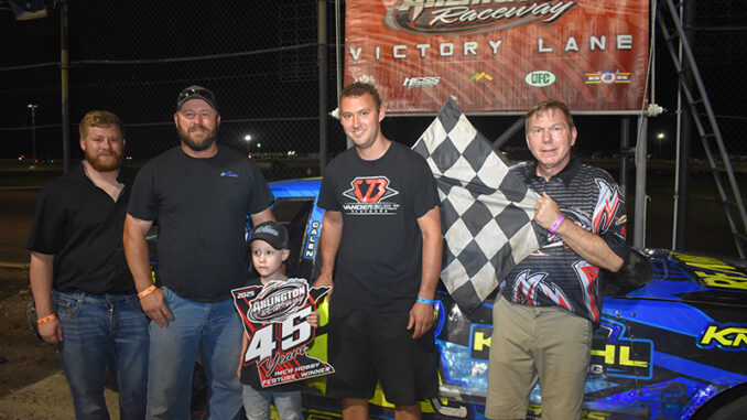 HOBB Cory Probst VL PB Sarah Moriarty