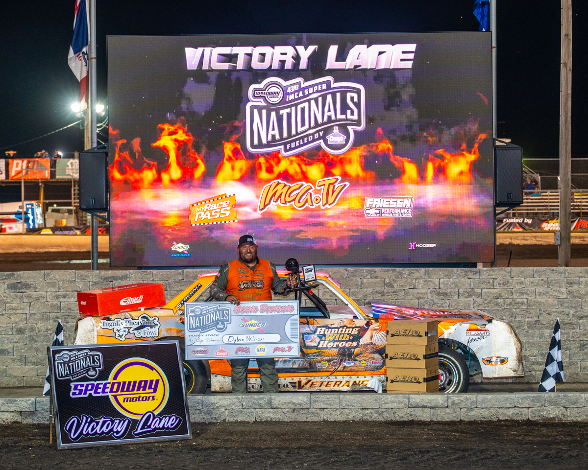 Heckart and Bannister Capture Monday SportMod Super Nationals