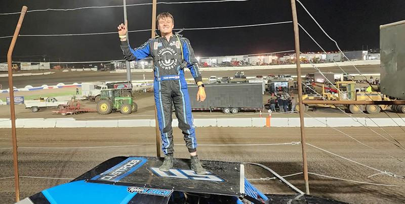 Leach Charges From Sixth for Electric City Modified Victory - IMCA ...